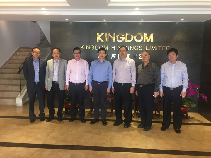 2 趙振元同志、任維明董事長(zhǎng)與其他嘉賓一起親切合影.jpg