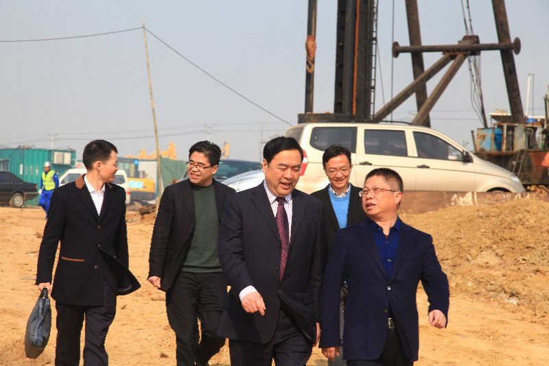 9-趙振元在宗春成、王毅勃、季超、張凱軍等同志的陪同下前往十一科技長鑫項目部視察.jpg